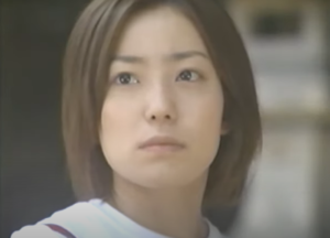 フジテレビ系ドラマ「愛をください」のワンシーン。菅野美穂は若い頃も現在もずっと綺麗な人です。