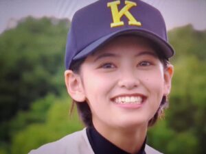 ドラマの中の池田朱那さんは野球帽が似合います。
