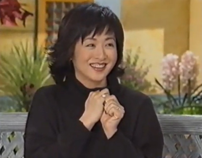 1998年に斉藤由貴さんが徹子の部屋に出演した時の様子です。