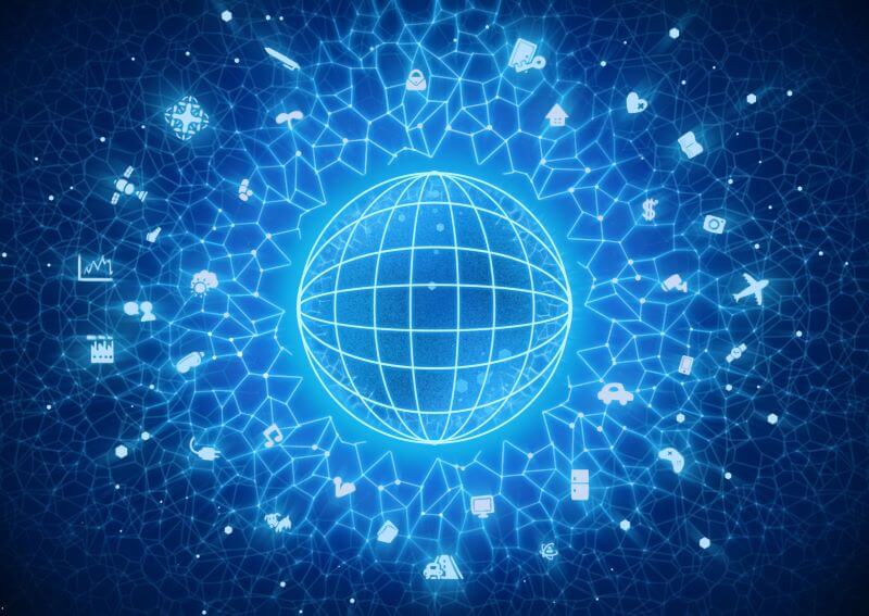インターネットのイメージです。中央に球体があり周りを囲むように様々なジャンルのアイコンが散りばめられています。